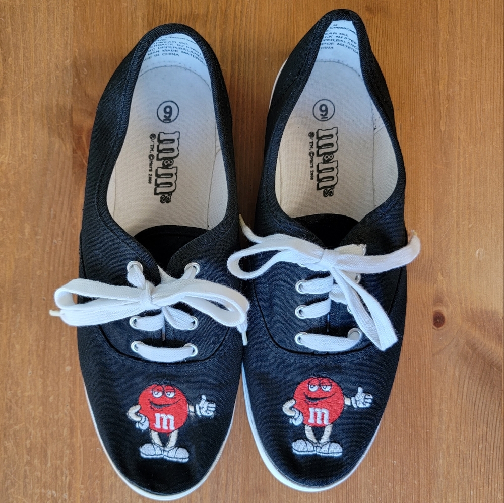 Vintage Y2K M&M's Embroidered Black Canvas Lace-Up Sneakers